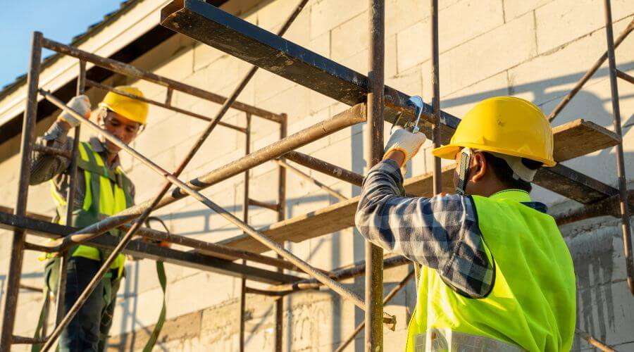 Professional gutter cleaning in McQueeney, TX